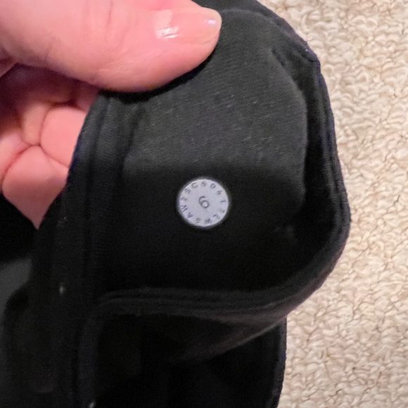 Lululemon Wunder Under size 6 - Picture 2 of 2